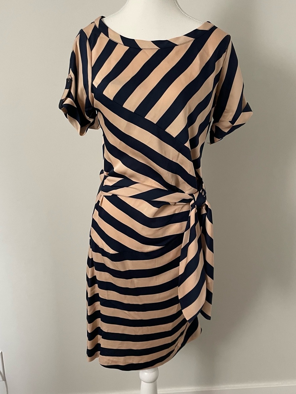 Diane von Furstenburg Silk Leron Striped Faux Wrap Dress Size 8 Business Office